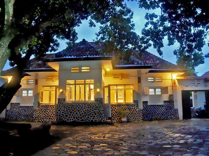 Hotel Reddoorz Syariah Near Wijilan Yogyakarta Exterior foto